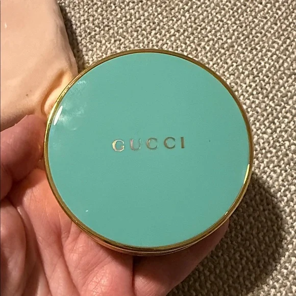 Gucci Tan Bronzer NWOT - Picture 7 of 8